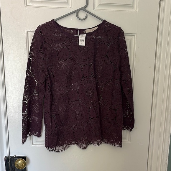 LOFT Lace Style Top - Picture 1 of 2